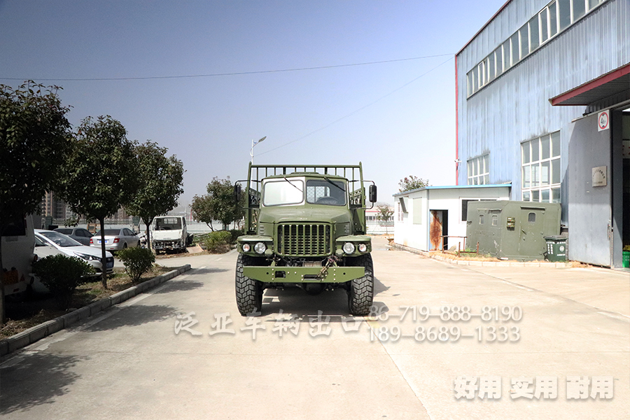 <strong>從戰(zhàn)爭磨練出來的軍車——東風EQ2100六驅越野運兵車</strong>