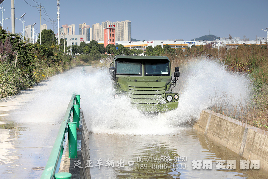 六驅(qū)卡車,六驅(qū)越野底盤,裝甲車底盤,6X6防護型越野底盤,定制款底盤,防護型底盤,卡車底盤改裝,載貨卡車底盤