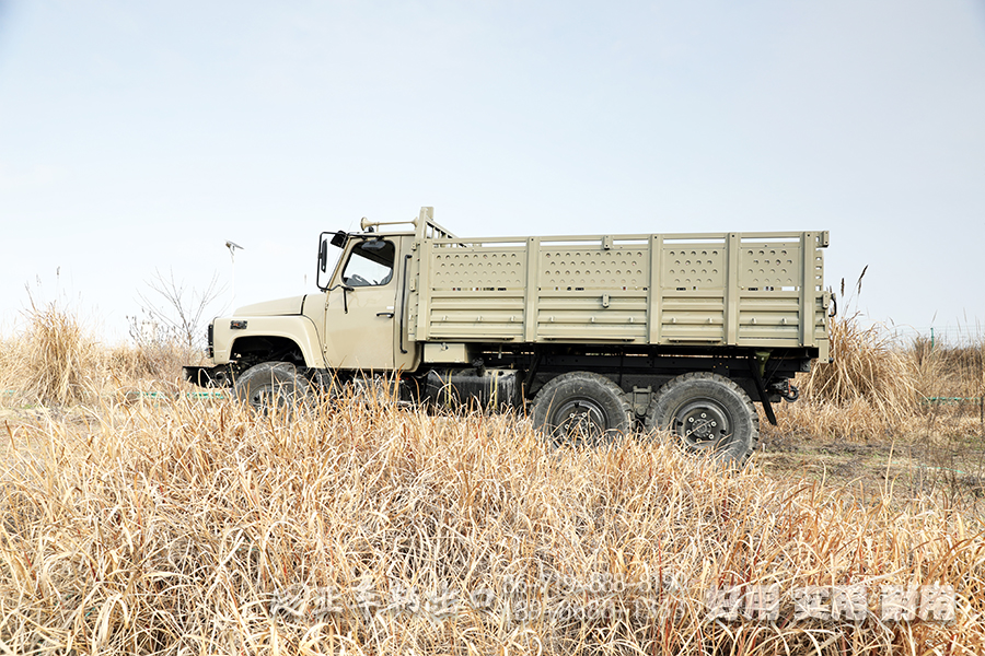 EQ240,東風六驅(qū),越野卡車,6*6長頭,運兵車,長鼻子卡車,出口卡車,越野載貨車,二噸半卡車
