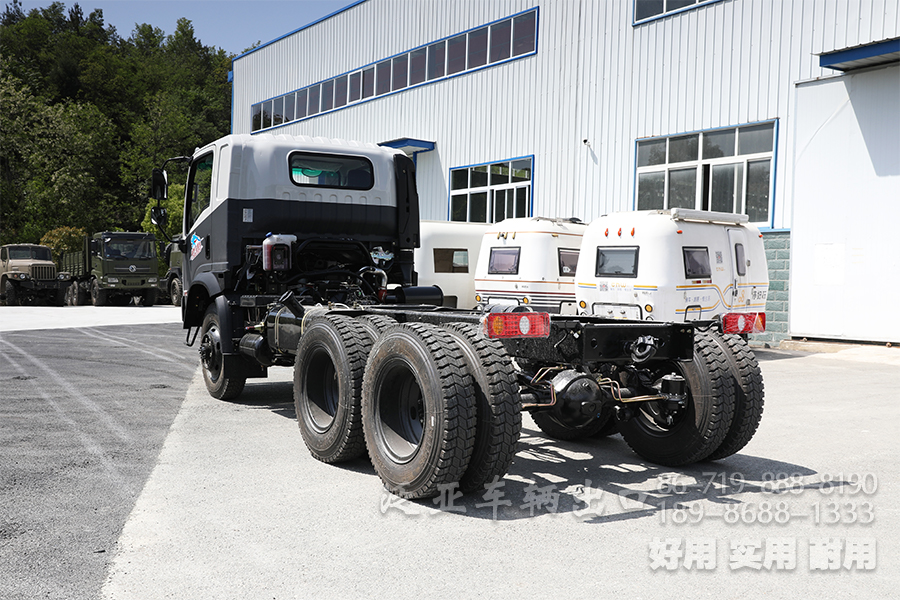 湖北越野專用車官網(wǎng),湖北越野專用車有限公司官網(wǎng),越野卡車定制,東風(fēng)四驅(qū)六驅(qū),東風(fēng)軍車改裝,越野運(yùn)兵車,森林消防車,四驅(qū)六驅(qū)越野車底盤,越野客車,越野卡車,專用車改裝,工廠直銷專用車、輕型越野卡車底盤、六驅(qū)卡車