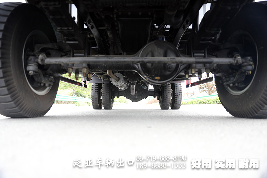 東風(fēng)四驅(qū),東風(fēng)柵欄載貨車,4×4小型柴油倉柵車,全驅(qū)越野專用車,3.8米柵欄載貨車,越野專用車廠家,商用小微卡廠家,四驅(qū)輕型貨車