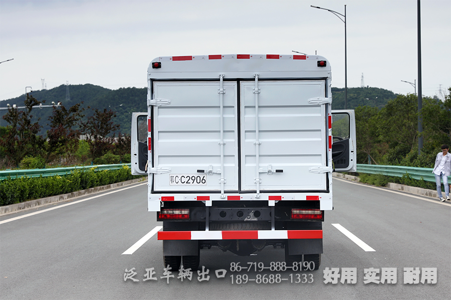 東風(fēng)四驅(qū),東風(fēng)柵欄載貨車,4×4小型柴油倉柵車,全驅(qū)越野專用車,3.8米柵欄載貨車,越野專用車廠家,商用小微卡廠家,四驅(qū)輕型貨車