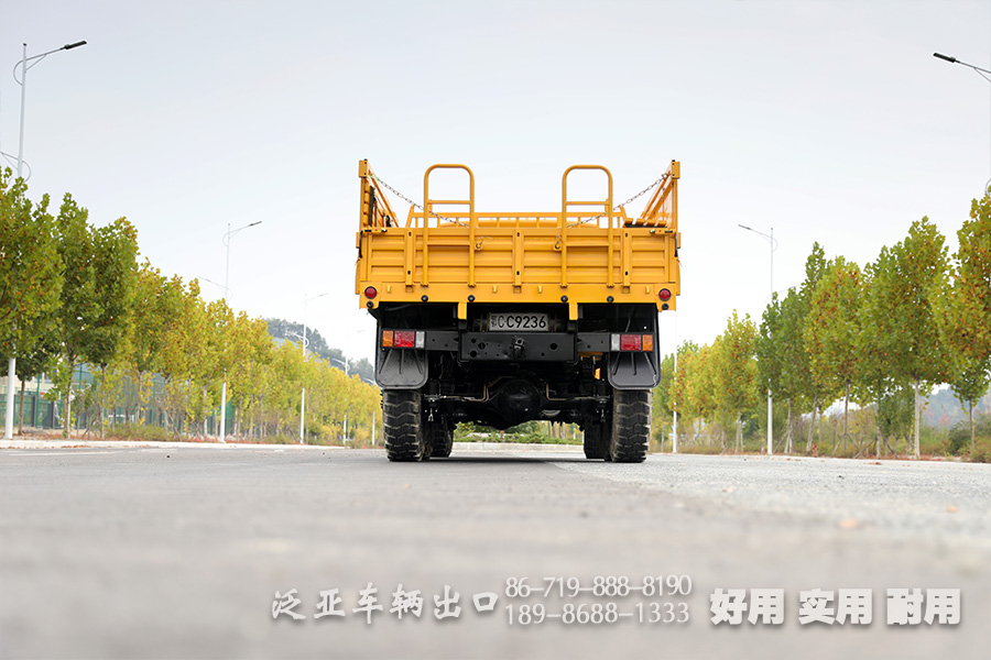 東風(fēng)6X6,EQ2082,EQ240,6X6長(zhǎng)頭卡車(chē),雙玻璃柴油卡車(chē),四噸民用卡車(chē),尖頭越野運(yùn)兵車(chē),25Y