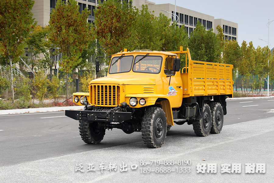 東風(fēng)6X6長頭雙玻璃柴油卡車_EQ240四噸民用越野卡車_EQ2082尖頭Y25越野運兵車