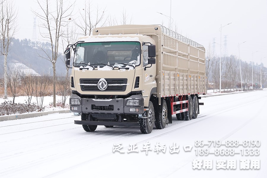 東風(fēng)8x4倉柵車，東風(fēng)平頭一排半駕駛室，東風(fēng)重型倉柵車，東風(fēng)大承載力越野卡車，東風(fēng)十二檔變速卡車，東風(fēng)420L油箱，倉柵運(yùn)輸車，大馬力卡車