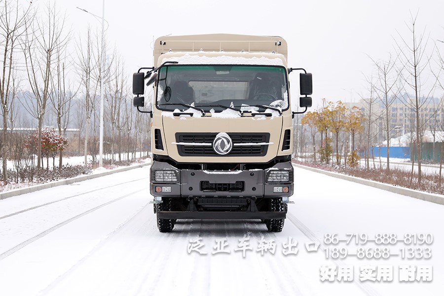 東風(fēng)8x4倉柵車，東風(fēng)平頭一排半駕駛室，東風(fēng)重型倉柵車，東風(fēng)大承載力越野卡車，東風(fēng)十二檔變速卡車，東風(fēng)420L油箱，倉柵運(yùn)輸車，大馬力卡車