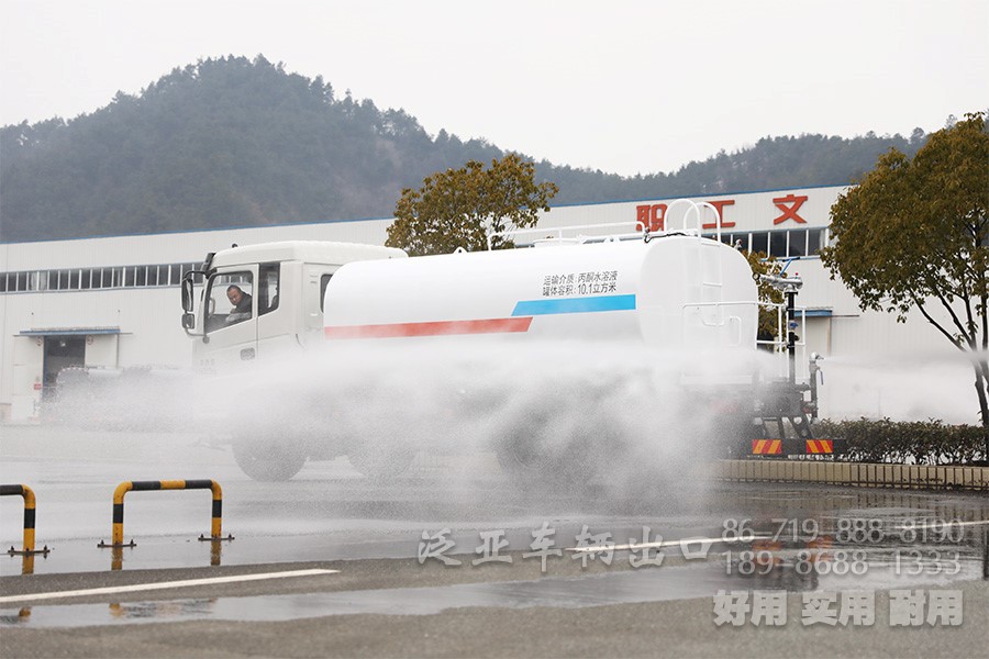 消防運水車，10方噴灑車，東風消防車，4*2水罐車，國三噴灑車，環(huán)衛(wèi)綠化車，綠化噴灑車