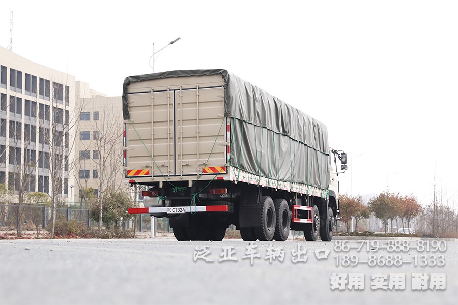 東風8x8，大馬力倉柵車整車，450馬力，手動十檔越野專用運輸車