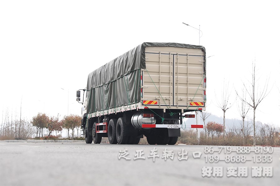 東風8x8，大馬力倉柵車整車，450馬力，手動十檔越野專用運輸車